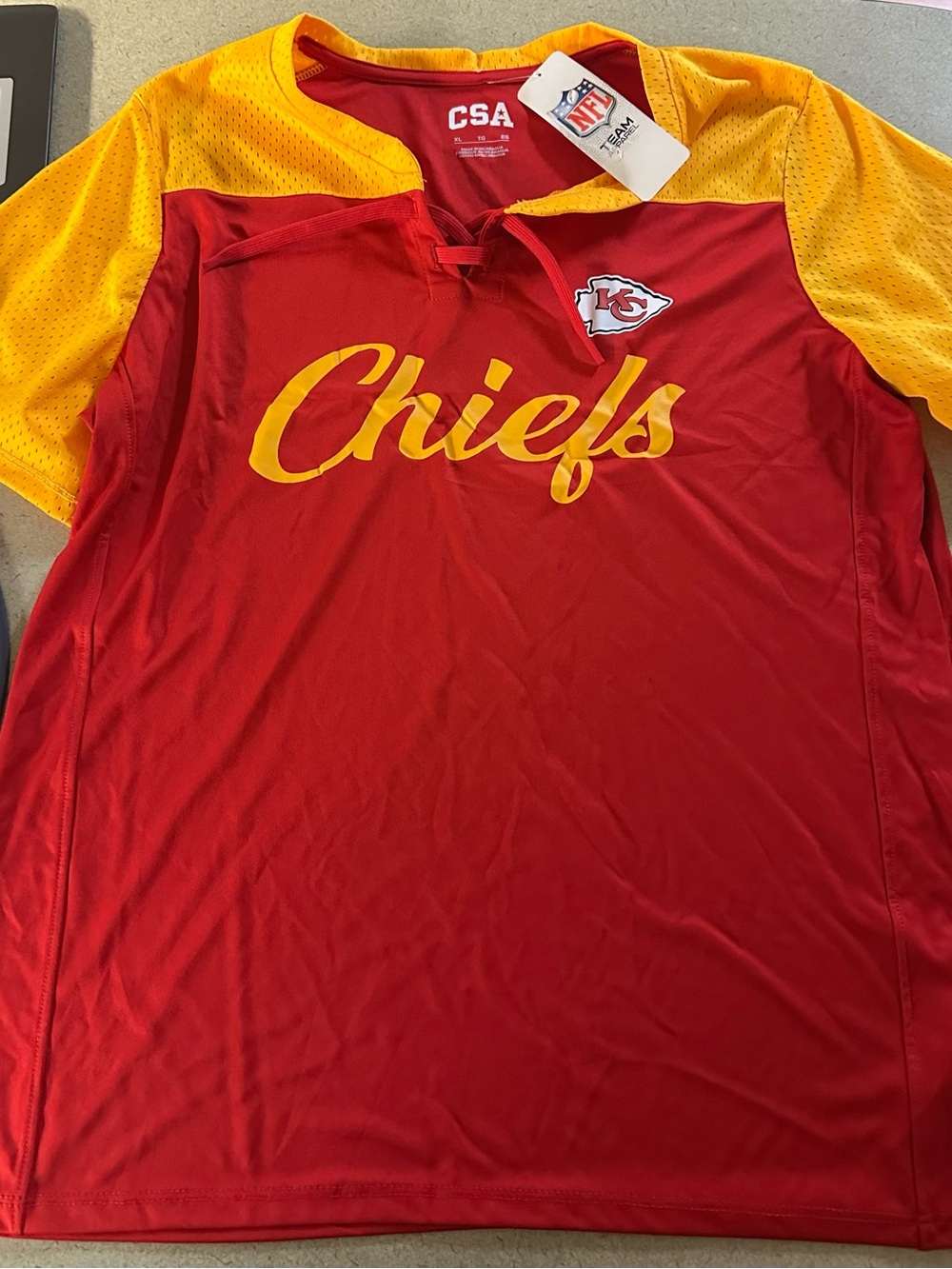 NWT Women’s XL NFL Red and Gold Chiefs Script Jersey Top